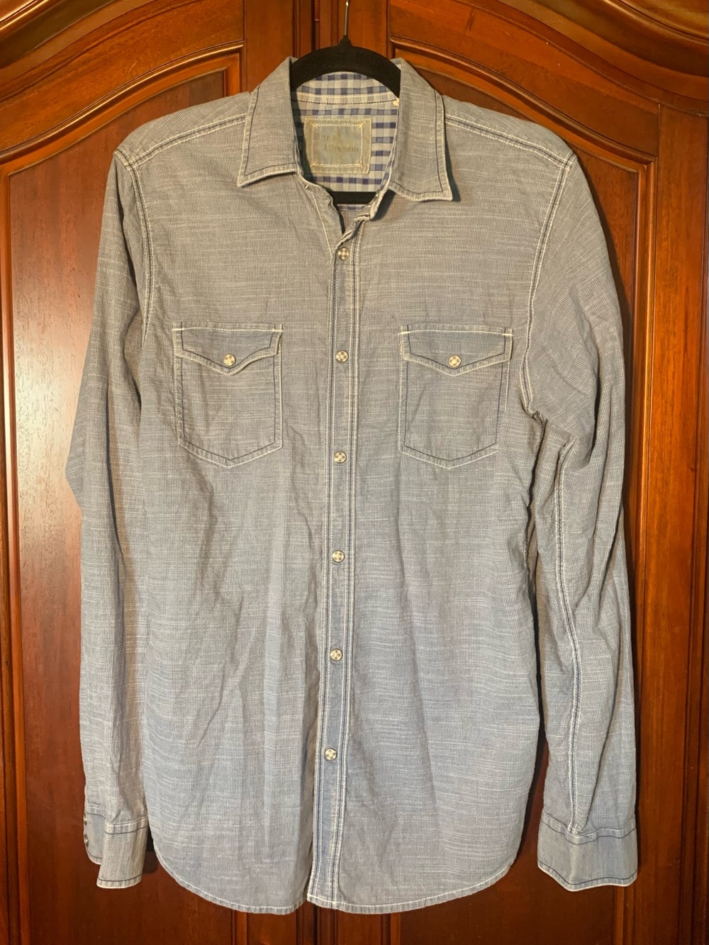 Men's Casual Light Blue Long-Sleeve Button-Down Shirt